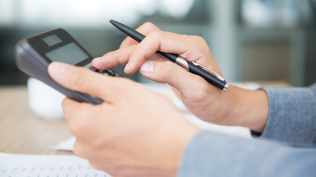 6 أفضل الممارسات والأمثلة على صفحة التسعير